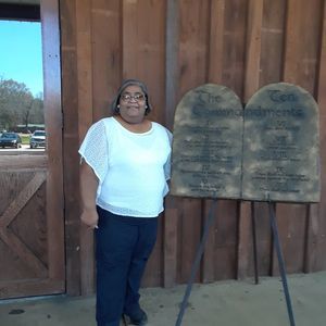 Meet your Posher, Gloria